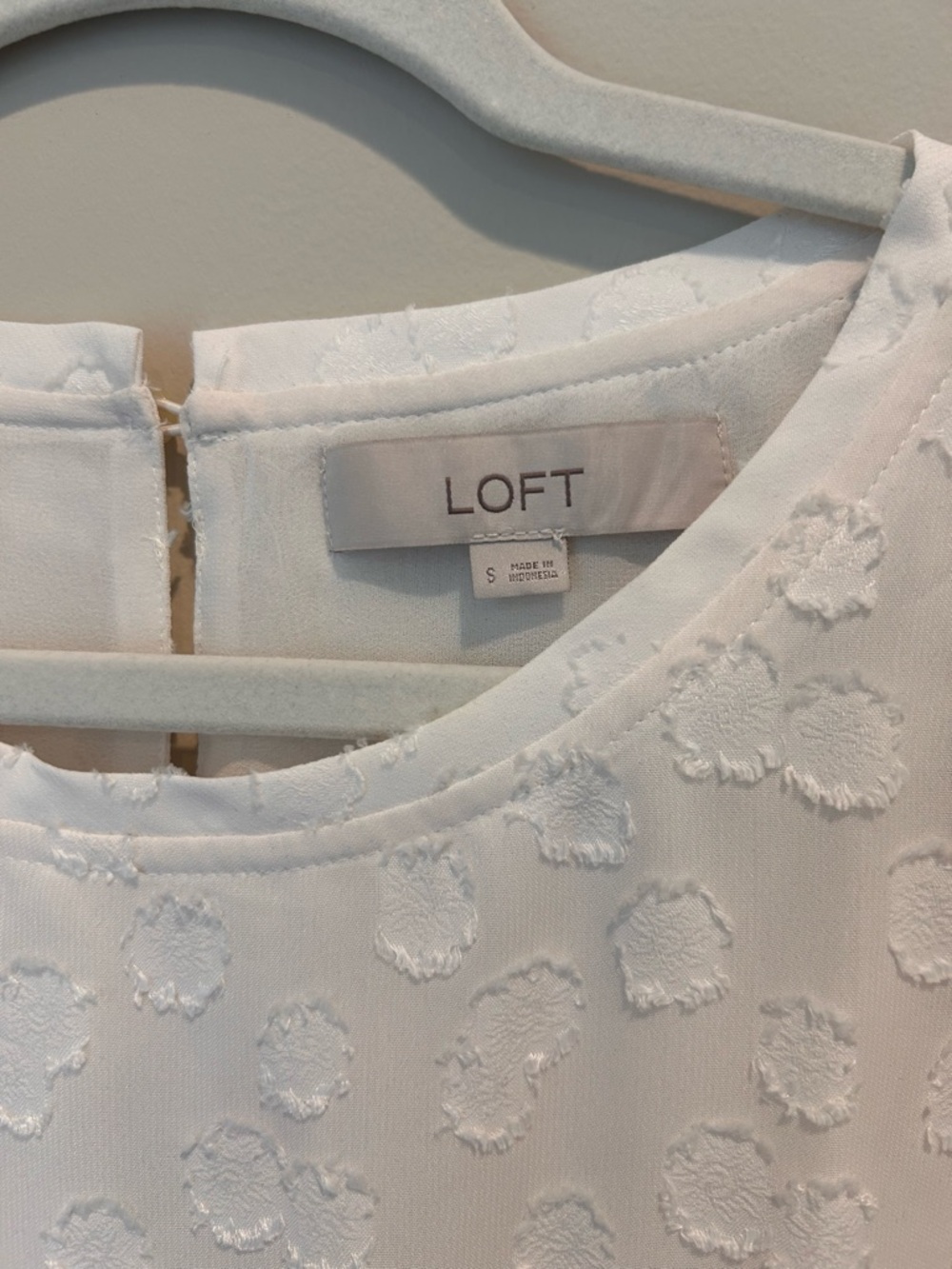 LOFT Cream Flocked Spot Blouse Size S - Picture 3 of 4